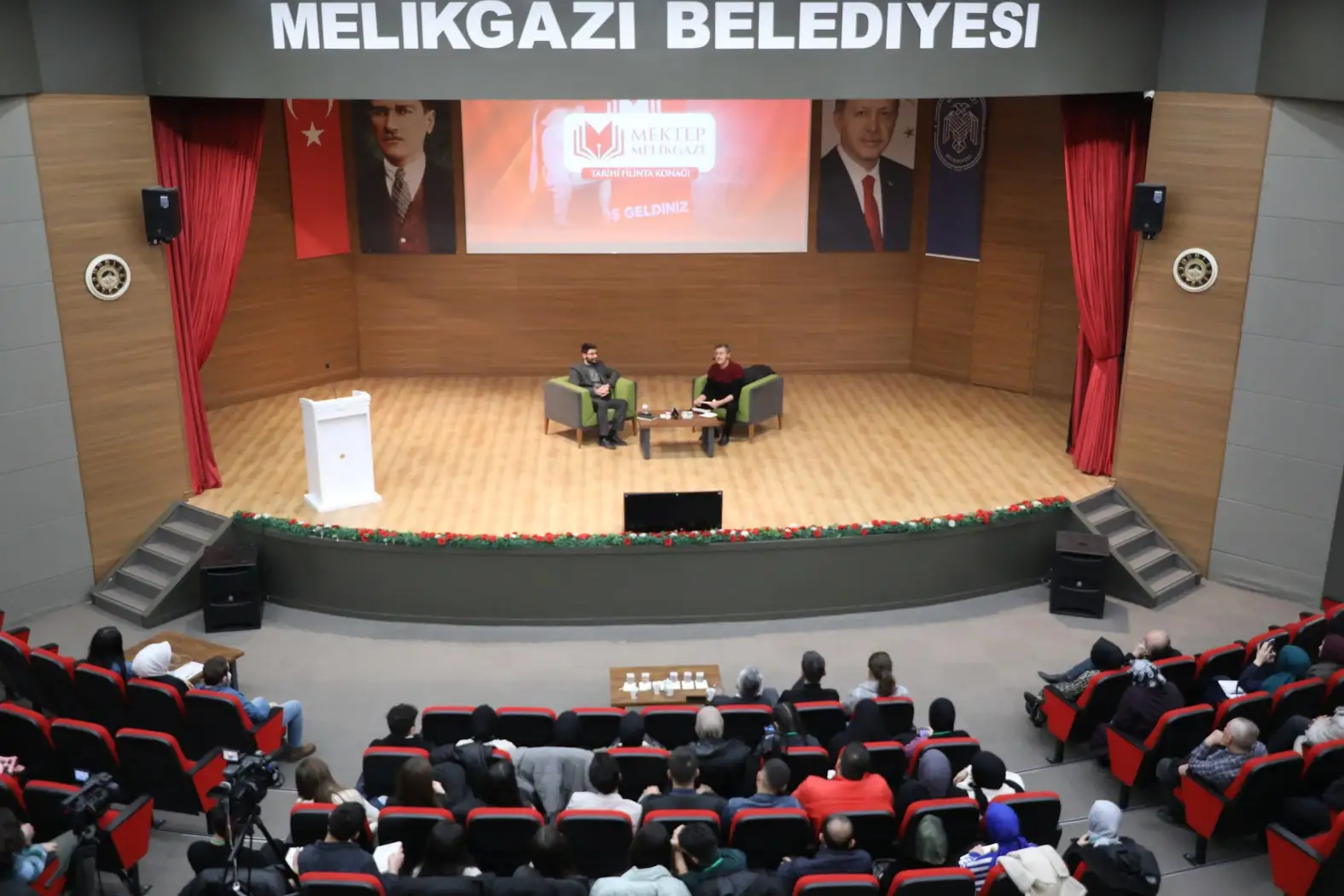 MEKTEP MELİKGAZİ'DE İLK KONFERANS GERÇEKLEŞTİRİLDİ